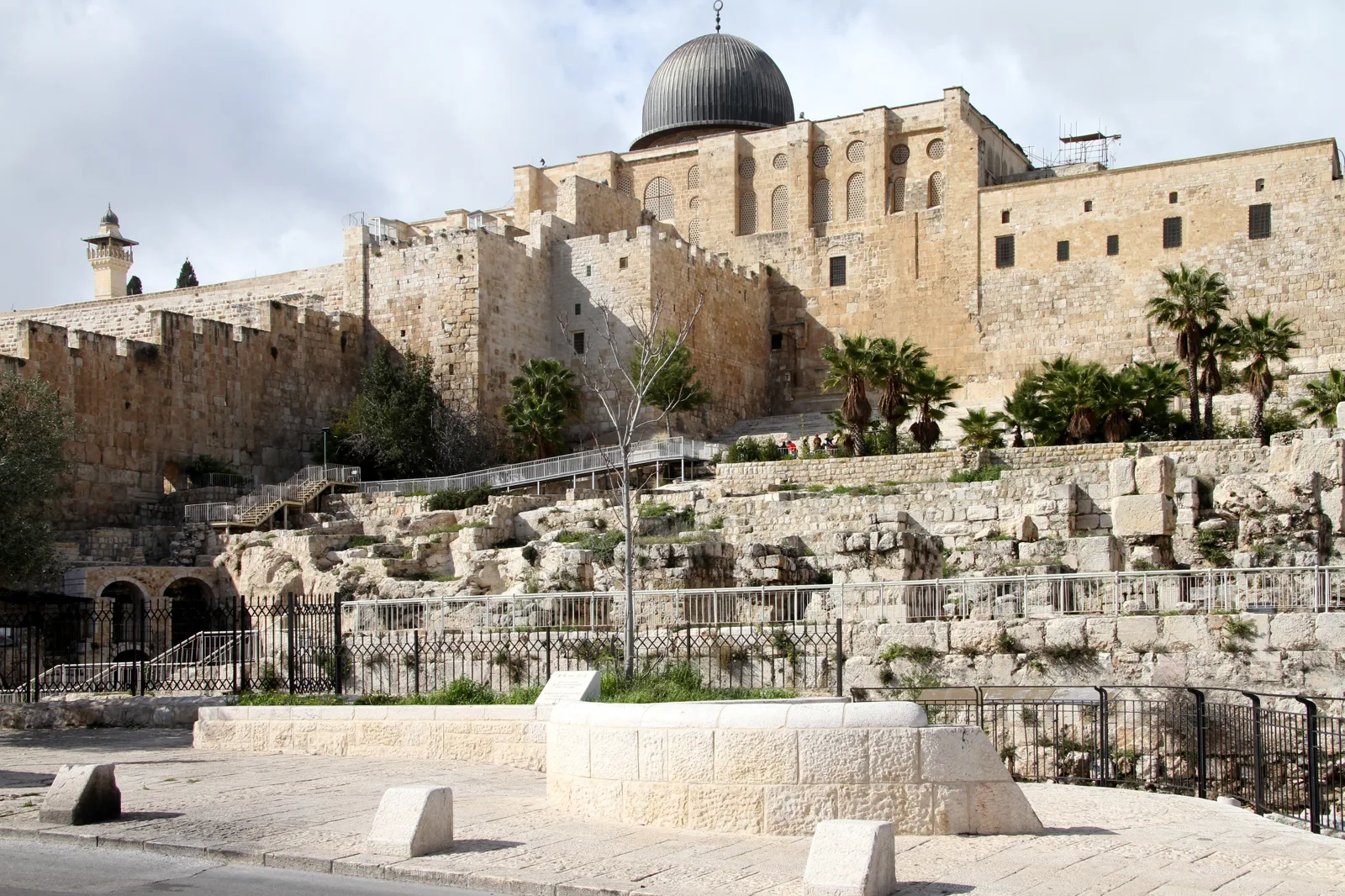 Mosquée Al-Aqsa — Façade extérieure de la mosquée Al-Aqsa, vue rapprochée
