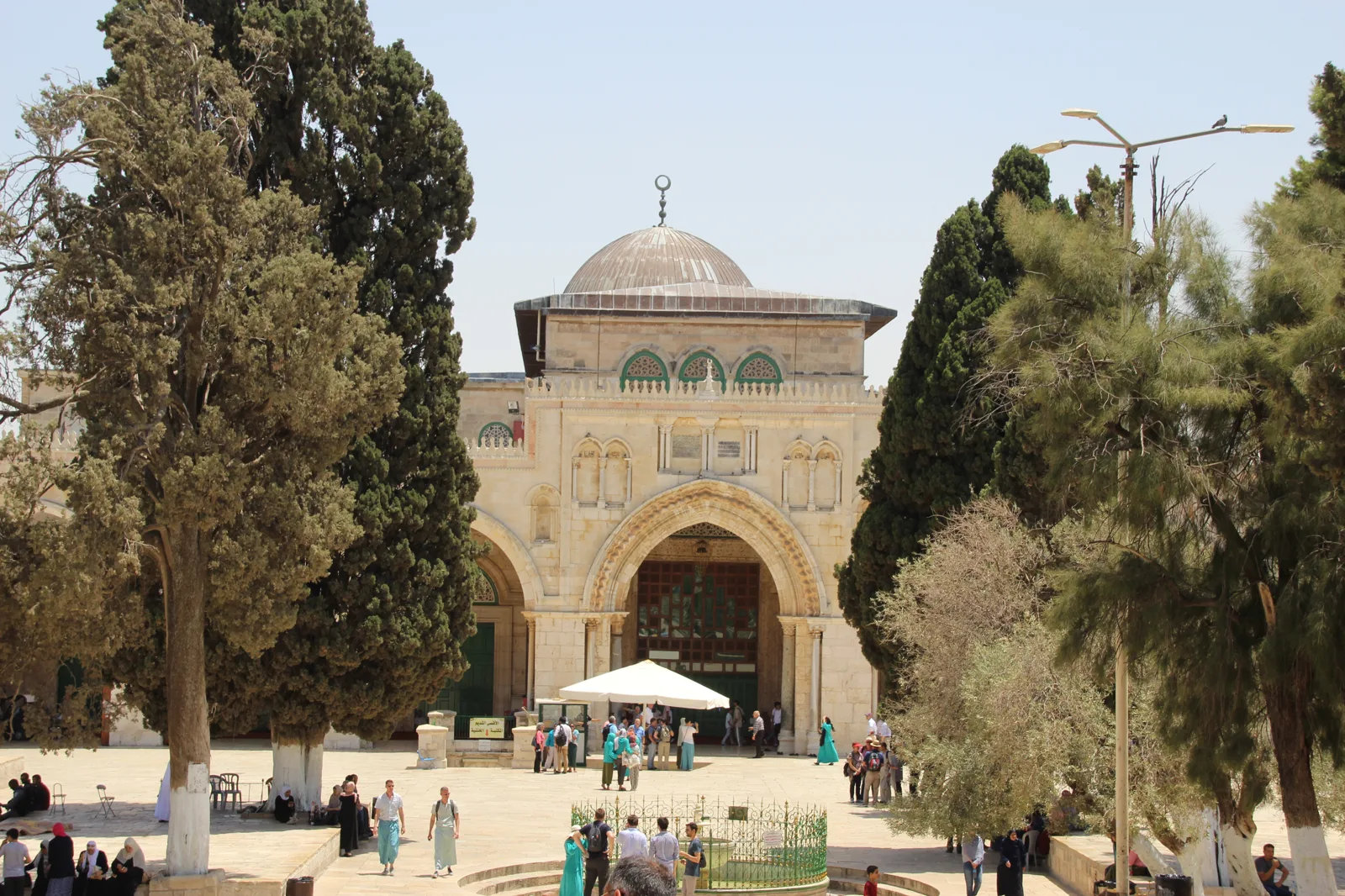 Mosquée Al-Aqsa — Autre vue extérieure de la mosquée Al-Aqsa sur l'esplanade
