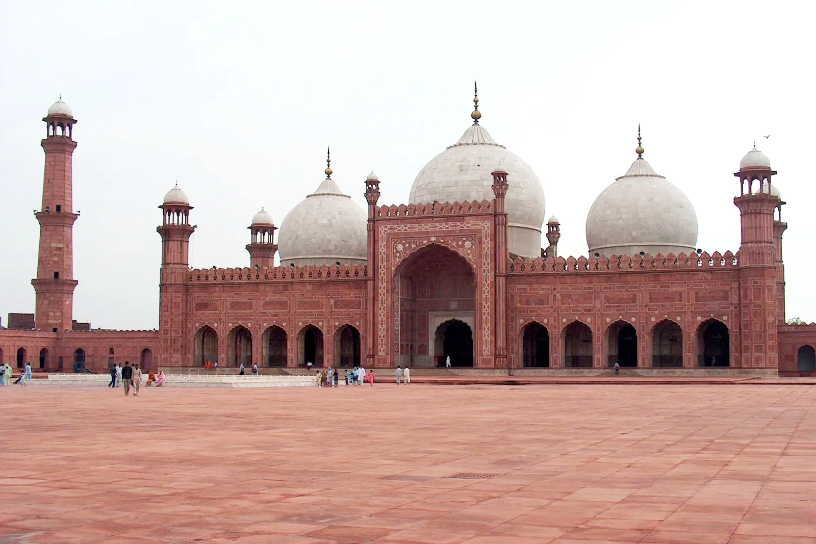 Mosquée Badshahi — Badshahi Mosque July 1 2005 pic32 by Ali Imran (1)