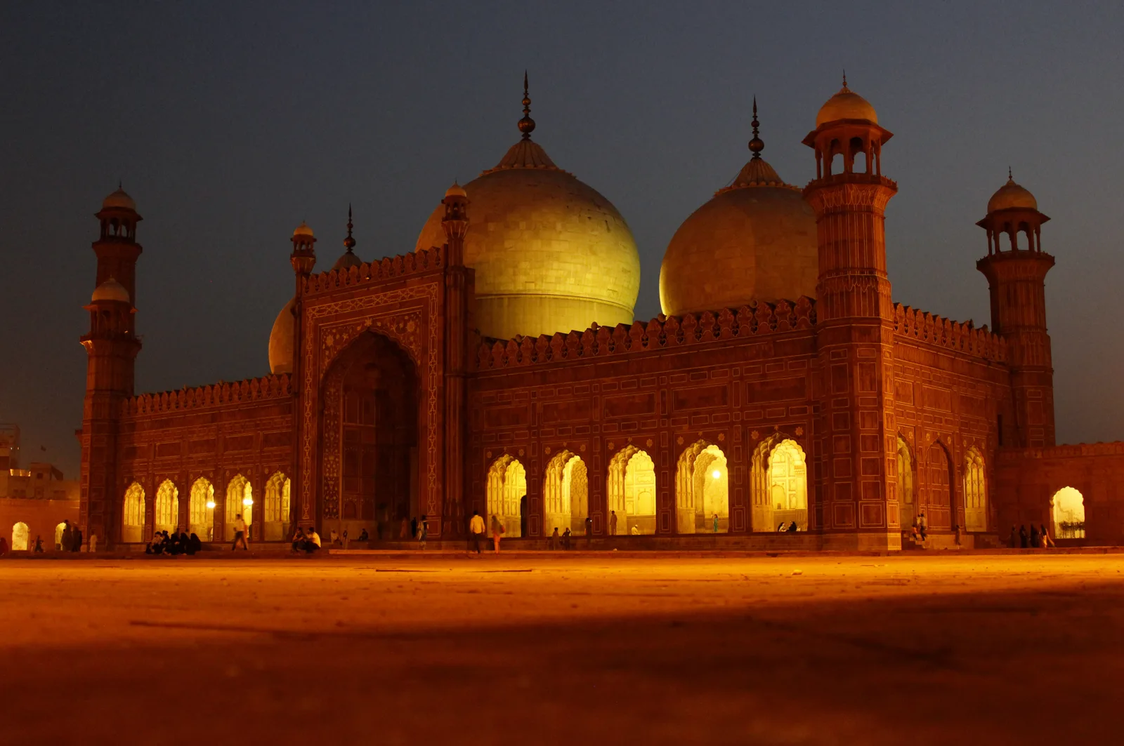 Mosquée Badshahi — Badshahi Mosque night view