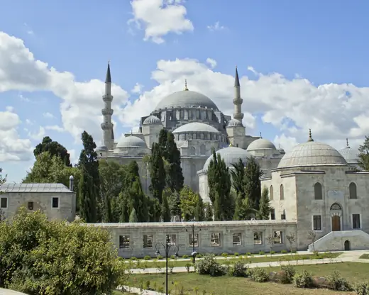 Coupoles et minarets : pourquoi reconnaît-on une mosquée de loin ?