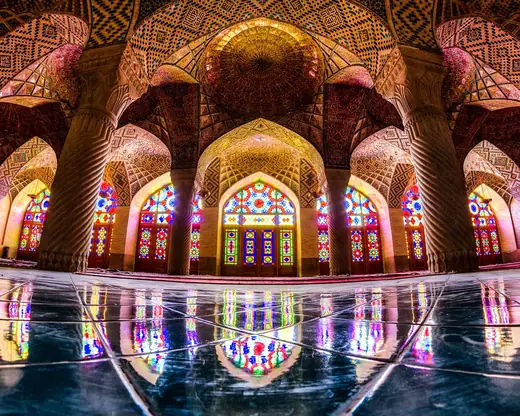 Nasir al-Mulk et Cheikh Lotfollah : les mosquées iraniennes de la lumière