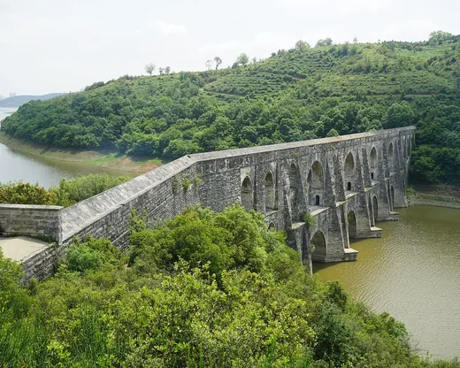 Le pont-aqueduc de Mağlova, au nord d'Istanbul