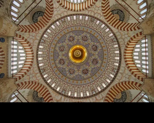 Il a fait bâtir une mosquée pour son fils, l'architecte l'a appelée son œuvre d'apprenti