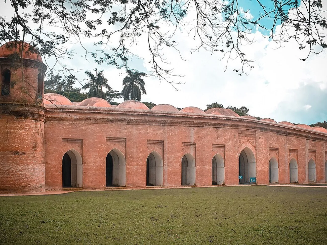 La mosquée aux soixante dômes, Bagerhat