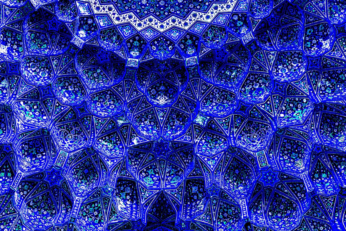 Une mosaïque de carreaux bleus d'une mosquée