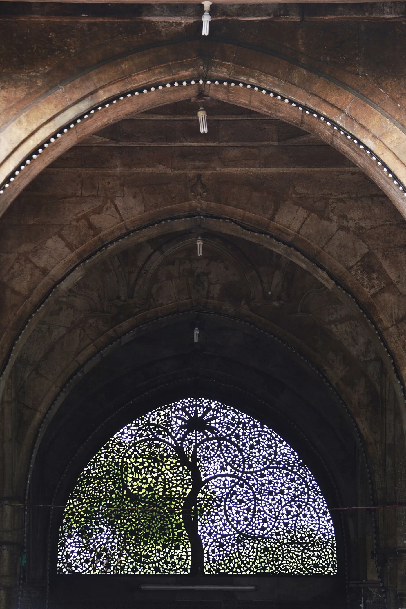 La fenêtre ajourée de la mosquée Sidi Saiyyed à Ahmedabad