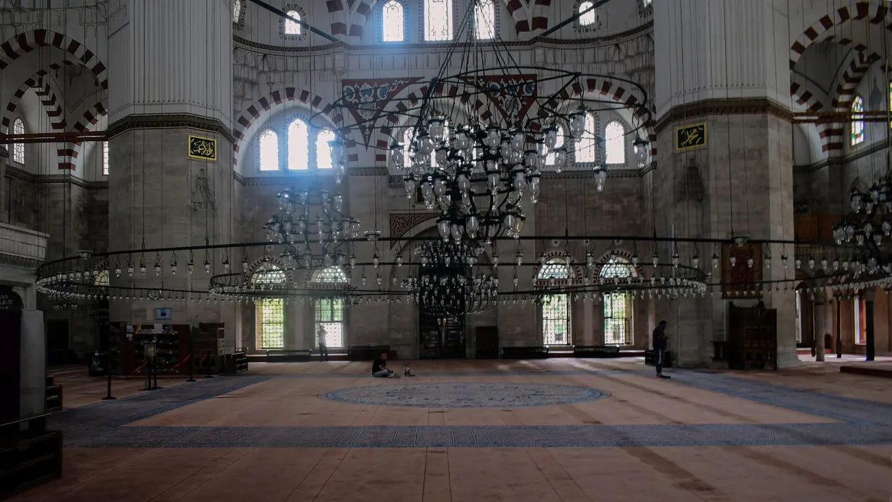 La salle de prière de la mosquée du Prince