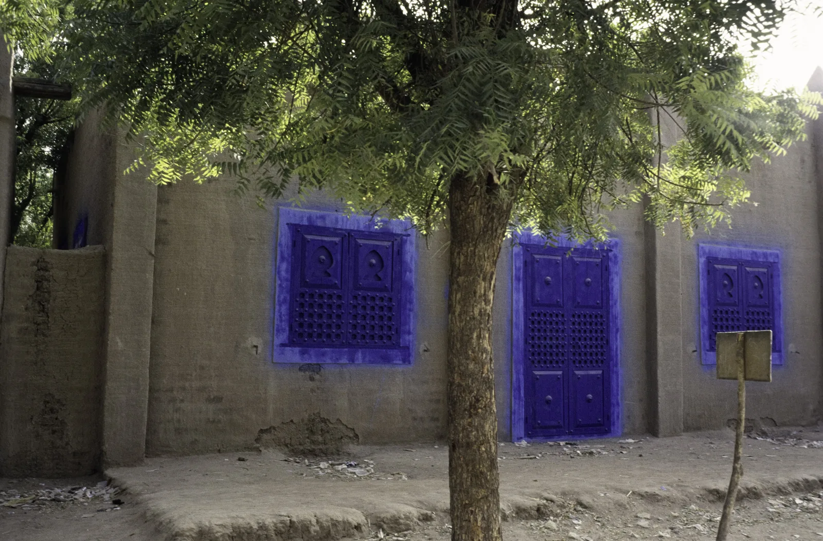 Grande Mosquée de Djenné — ASC Leiden - van Achterberg Collection - 05 - 66 - Une maison chez l'ancienne Grande Mosquée - Djenné, Mali - Novembre-décembre 1993