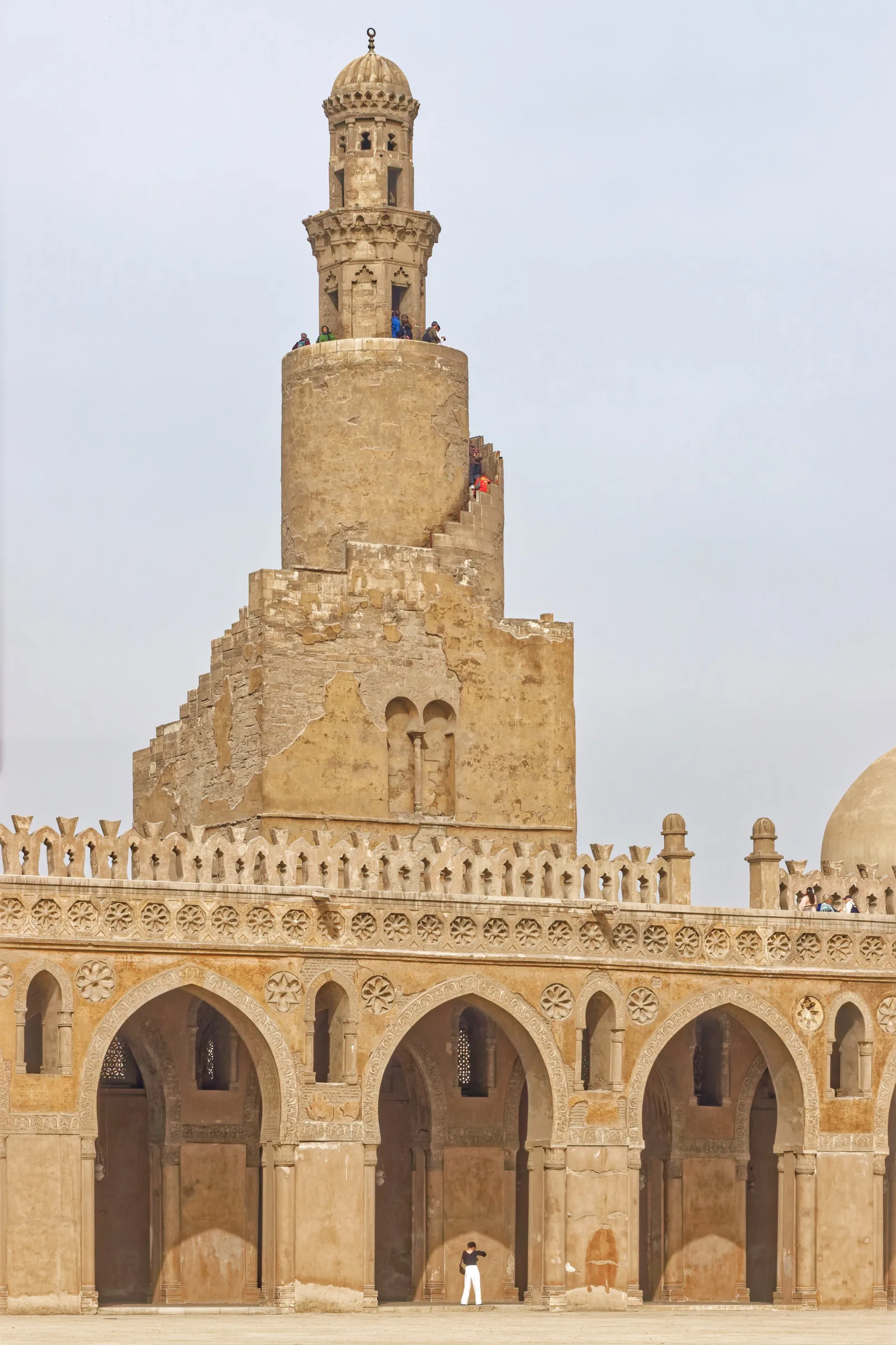Mosquée Ibn Touloun — 876 bis 879 wurde die Ibn-Tulun-Moschee in Kairo erbaut. 02