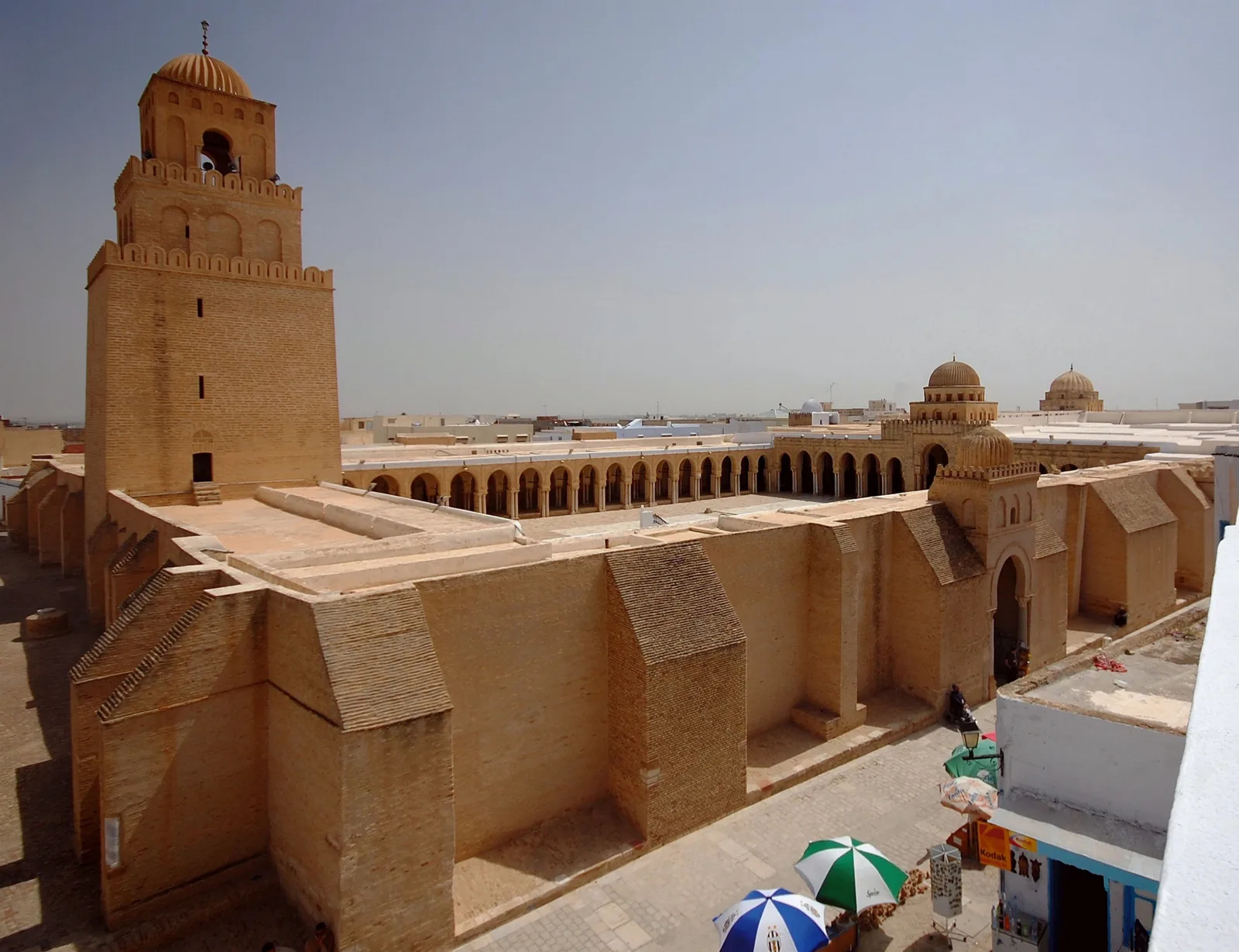 Grande Mosquée de Kairouan — Grande Mosquée de Kairouan, vue d'ensemble