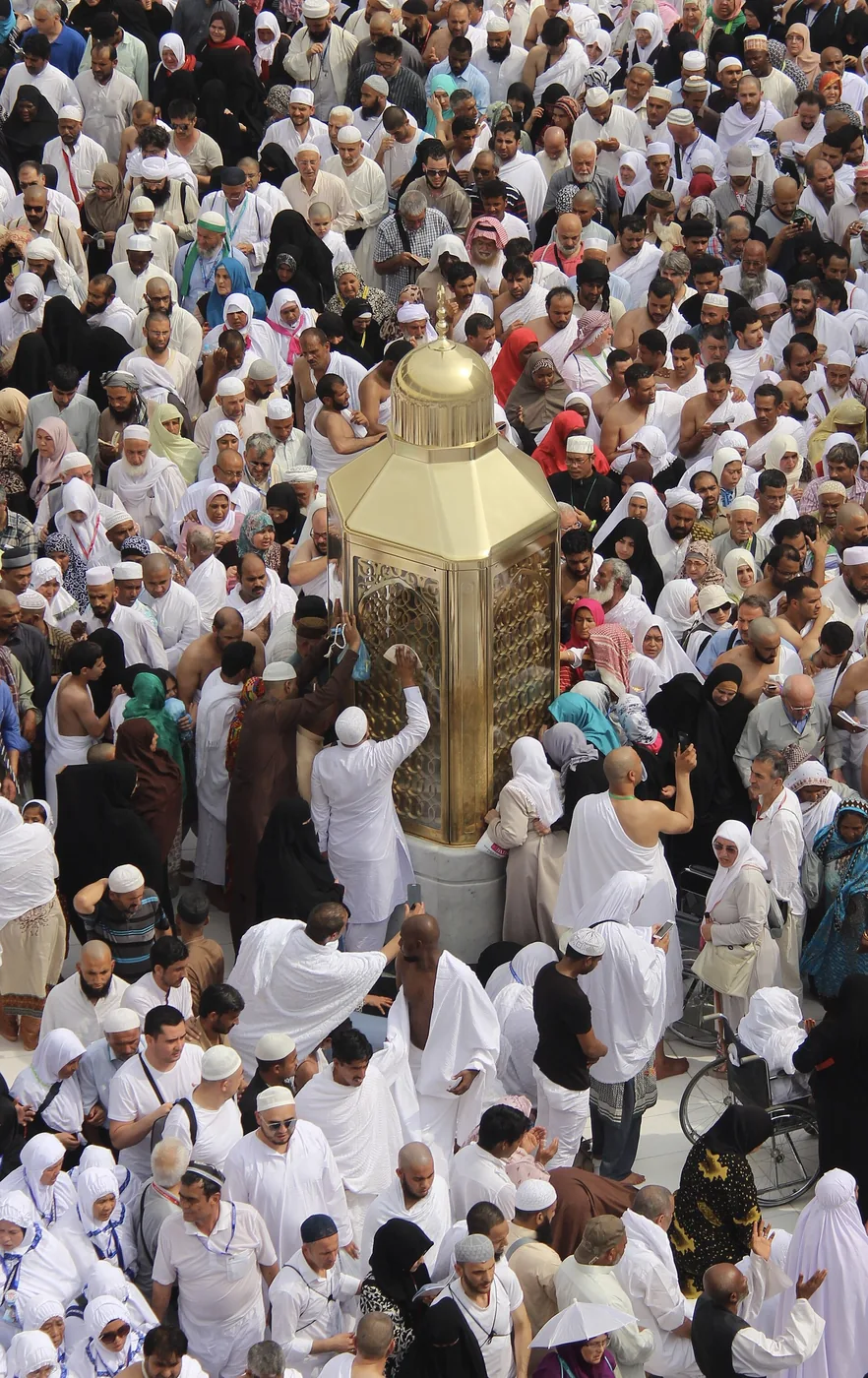 Le couvercle de cristal du maqam d'Ibrahim (paix sur lui), vu de près
