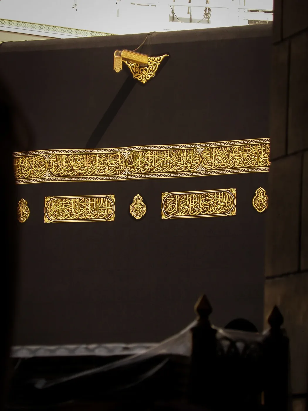 La Kaaba et sa kiswa vues de près