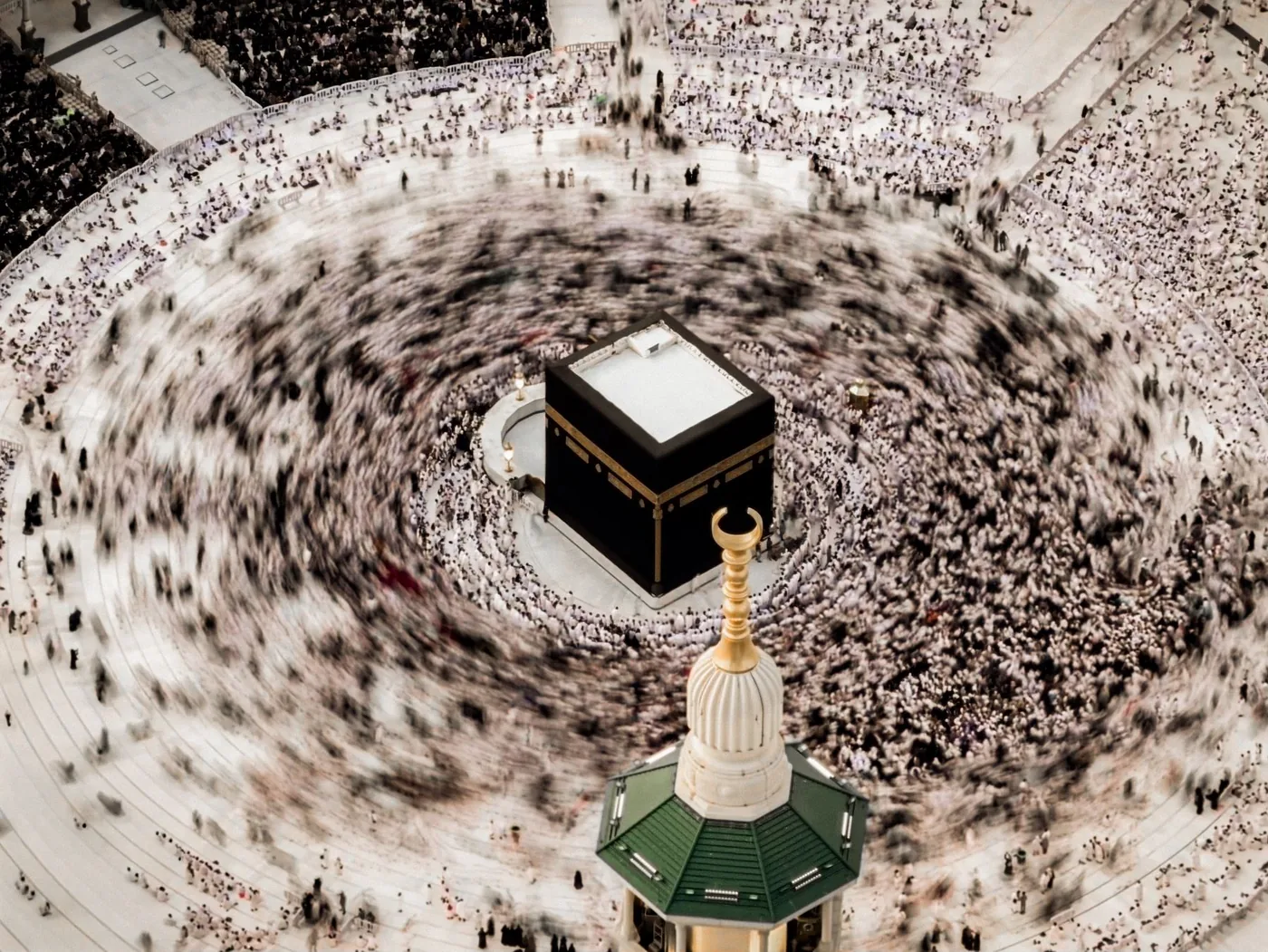 Vue aérienne de l'anneau des tournants autour de la Kaaba