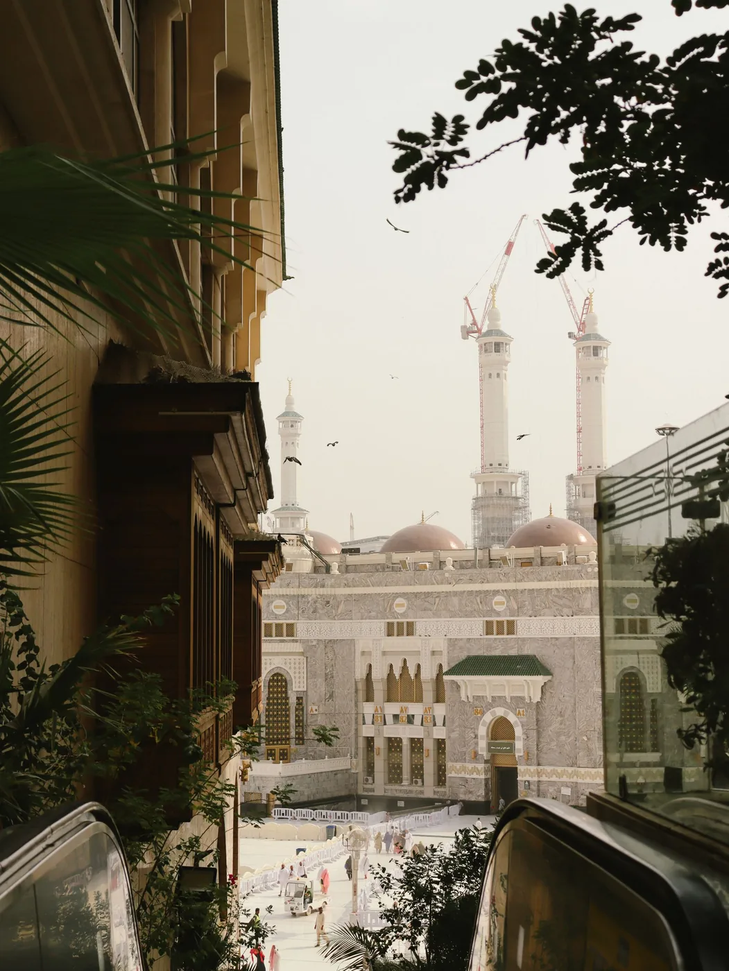La Grande Mosquée de La Mecque et les grues du chantier