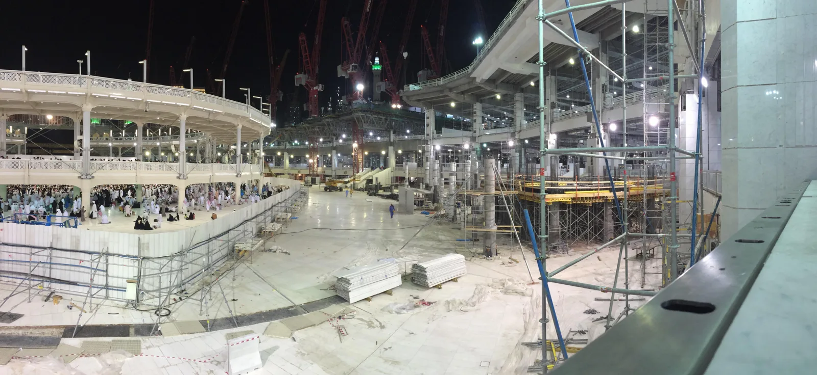 Masjid al-Haram — Panorama de la cour de circumambulation (Mataaf) pendant les travaux d'extension en 2014