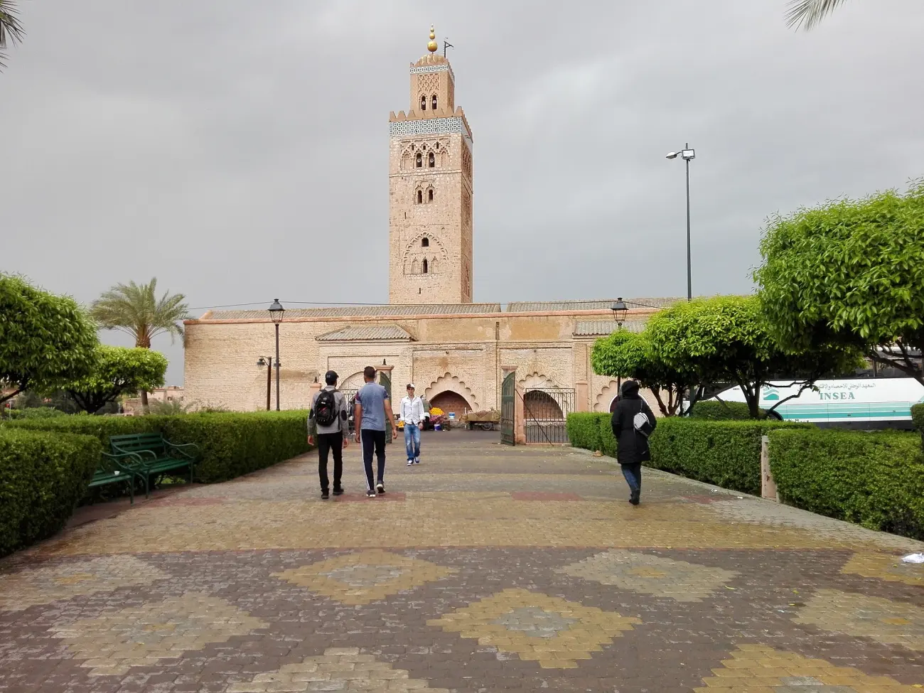 L'esplanade et la mosquée