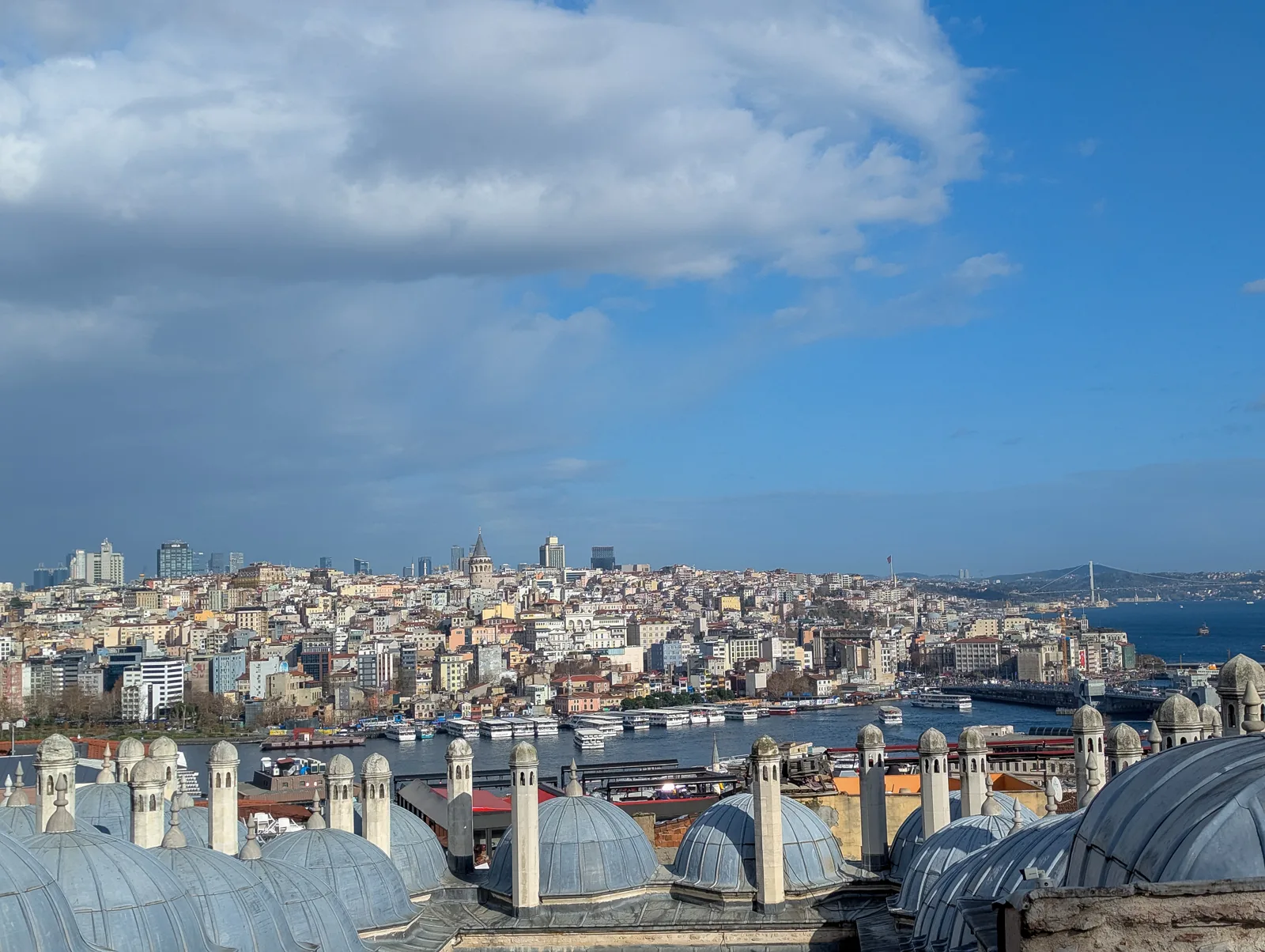 Mosquée Süleymaniye — PXL 20241210 102315450 Suleymaniye Mosque Süleymaniye Camii Istanbul Turkey 01