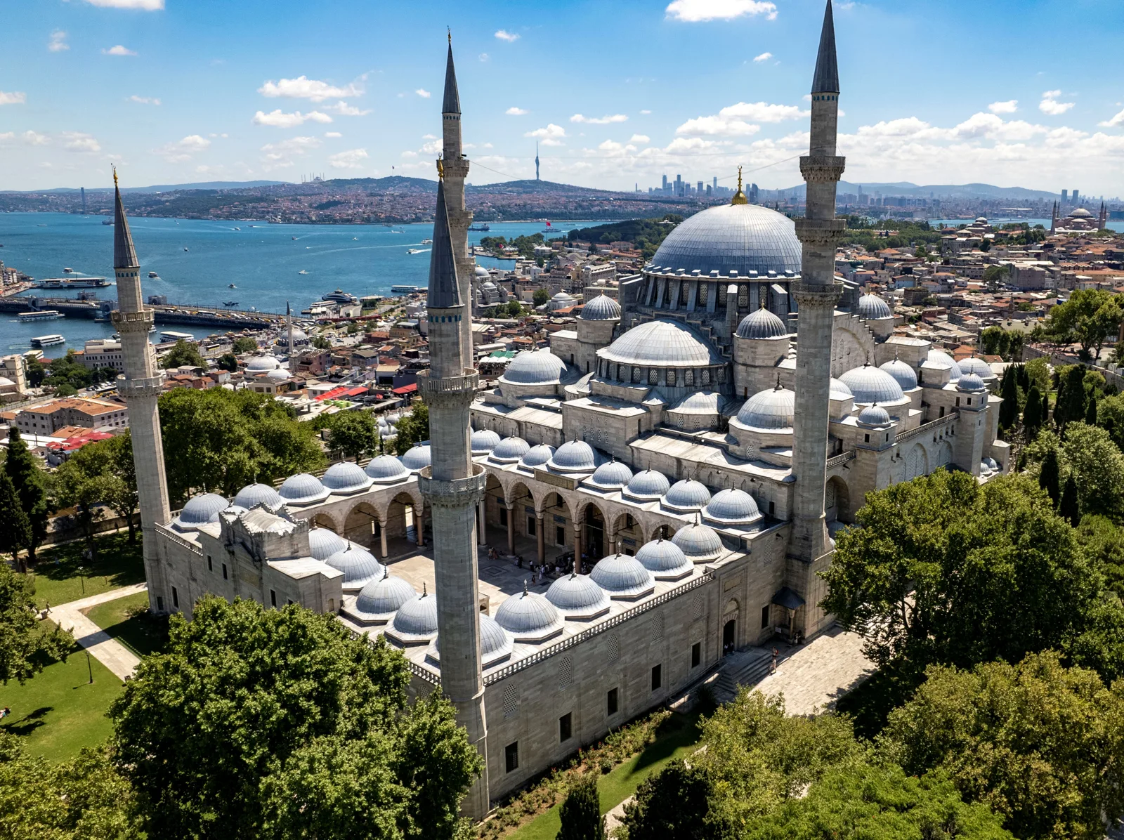 Mosquée Süleymaniye — SüleymaniyeMosqueIstanbul (cropped)